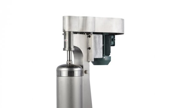 Application of tubular centrifuge in purification of veterinary vaccines